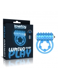 Голубое, светящееся в темноте виброкольцо Lumino Play Vibrating Penis Ring - Lovetoy - в Братске купить с доставкой