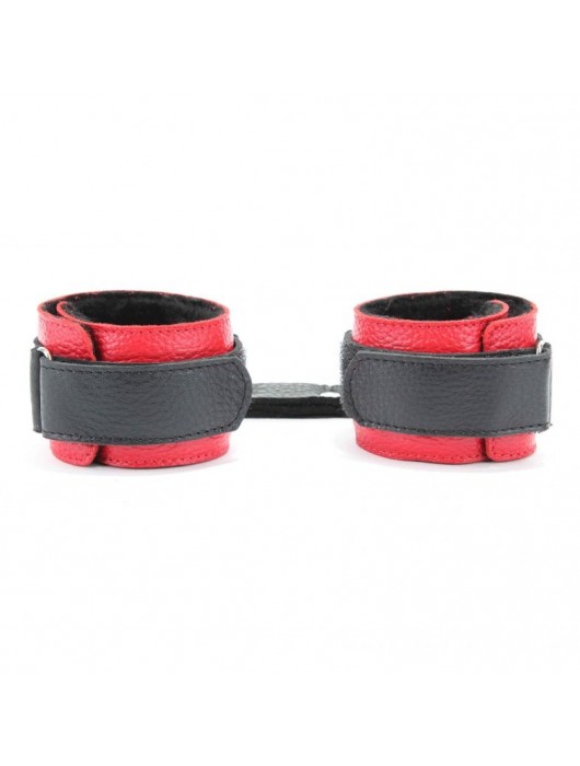 Красно-чёрные кожаные наручники с меховым подкладом - БДСМ Арсенал - купить с доставкой в Братске