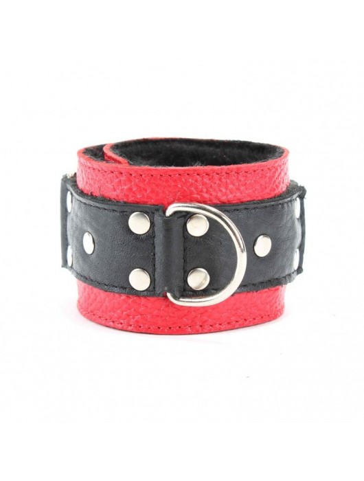 Красно-чёрные кожаные наручники с меховым подкладом - БДСМ Арсенал - купить с доставкой в Братске