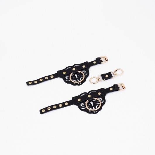 Черные кожаные наручники с клепками, кольцами и золотистой фурнитурой - Crazy Handmade - купить с доставкой в Братске